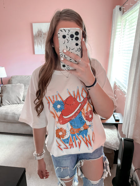 long live cowgirls graphic tee